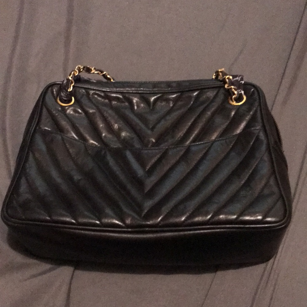 💎 CHANEL 💎 chevron lambskin zipper tote - Picture 15 of 15